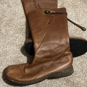 Teva brown leather boots